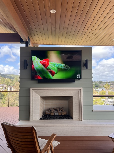 Samsung Terrace Outdoor TV 