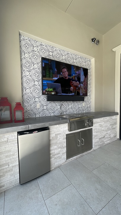 Samsung Terrace TV and Terrace Soundbar 