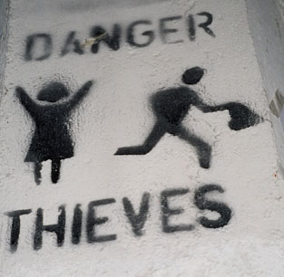 danger-thieves